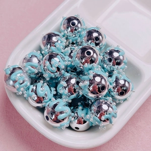 Cuentas DIY plateadas con esmalte azul y perlas para creación de joyas