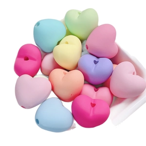 Bunte Makronen-Acryl-Herzperlen mit mattem Finish für DIY-Schmuck und Handy-Anhänger