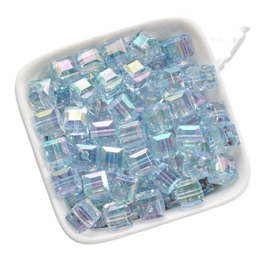 Quadratische hellblaue Perlen mit AB-Beschichtung für DIY-Schmuck und Handyketten