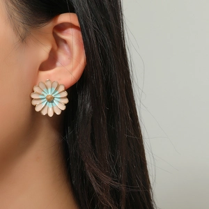Minimalist Forest Style Alloy Enamel Camellia Flower Stud Earrings Fresh Pastel Drip Oil Daisy Earrings For Women Fashion Jewelry