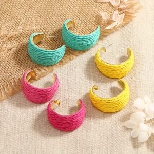 Bohemian Alloy Raffia Woven C-Shape Hoop Earrings Handmade Straw Colorful Summer Vacation Jewelry For Women Fashion Accessory Gift