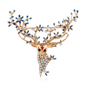 Broche tête de cerf luxueuse en alliage doré avec fleurs en émail bleu et cristaux blancs