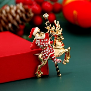 Enamel Santa Claus Riding Reindeer Carousel Brooch Rhinestone Alloy Christmas Pin For Party Women Men Jewelry Gift