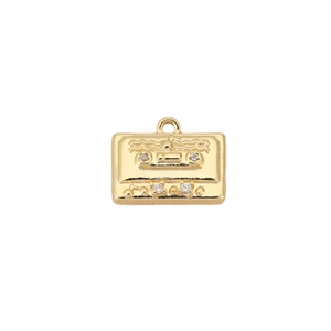 Colgante de casete vintage en oro con notas musicales e incrustación de circón