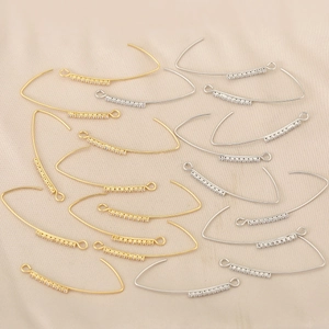 Ganci per orecchini a V placcati in oro 18k e argento con cristalli di zirconia cubica