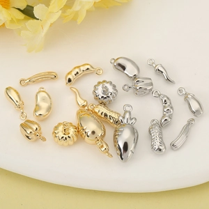 Set di ciondoli vegetali in rame placcato oro 18K con forme di carota e arachidi per gioielli