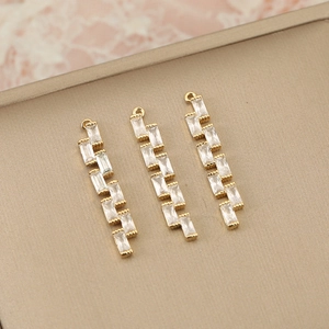 Colgantes geométricos de cobre chapados en oro 18K con circonitas para creación de joyería