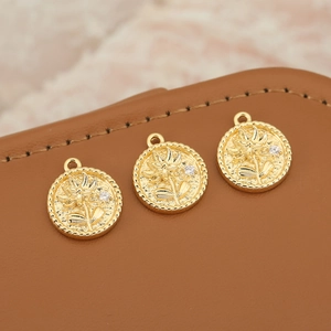 Vintage 18K gold plated rose round pendant necklace with flower relief and zircon detail