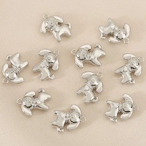 Ciondoli a forma di cucciolo con lucentezza metallica argento e strass scintillanti
