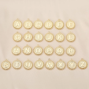 Ciondolo Iniziale a Lettera Alfabeto Inglese Tondo in Rame Placcato Oro 18K per Collana Fai-da-te Bracciale Portachiavi Accessori per Creazione Gioielli