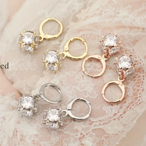 Elegante Geometrische Kubus Zirkonia Hangoorbellen Met 18K Verguld Koper Voor Dames Mode Dagelijkse Sieraden Cadeau