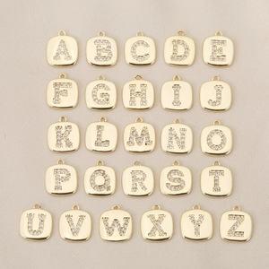 Achtzehn K Gold Vergoldet Messing Alphabet Buchstabe Anhänger Zirkonia Eingelegt Quadratisch Anhänger Für DIY Halskette Armband Schmuckherstellung