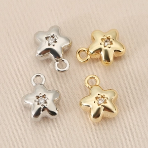 Ciondoli floreali placcati oro 18k con pietre di zircone per gioielli fai-da-te e artigianato