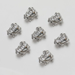 Détails de breloques grenouille en argent avec zircons pour création de bijoux