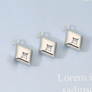 Drie gerhodineerde ruitvormige hangers met zirkonia voor DIY-sieraden maken