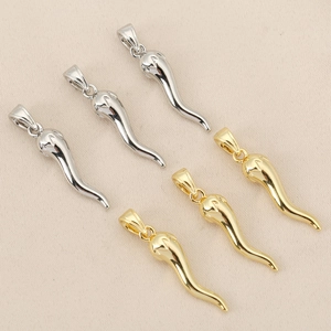 Lot de 6 pendentifs piment Cornicello en cuivre poli plaqué or 18K et argent