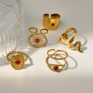 Set di anelli vintage in acciaio inossidabile placcato oro 18k con gemme rosse