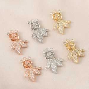 Colgantes de pez chapados en oro 18K con circonitas para joyería artesanal