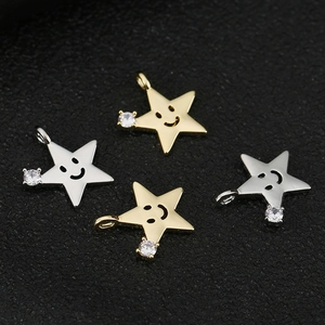 Pendentifs étoiles en laiton avec visages souriants et zircons pour bijoux DIY