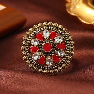 Vintage boho λουλούδι δαχτυλίδι με κόκκινους κρυστάλλους και στρας σε αντικέ χρυσό