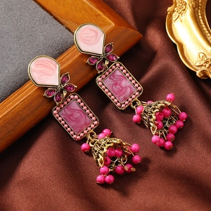 Vintage Jhumka σκουλαρίκια με ροζ σμάλτο, στρας και χρυσές φούντες καμπάνας σε μετάξι