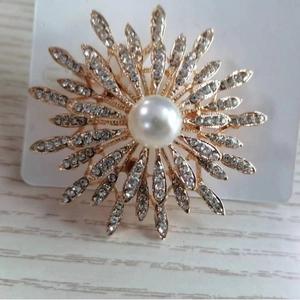 Broche Tournesol Dorée Élégante pour Femme en Alliage avec Strass et Fausse Künstliche Perle Accessoire Bijou Mode Banlieue