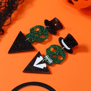 Halloween-Ohrringe mit Totenkopf, schwarzem Hut und grünem Glitzer auf orangefarbenem Grund