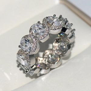 Luxurious Copper Eternity Ring Oval Cut High Grade Rhinestone Pave Wedding Band For Women Elegant Fashion Engagement Jewelry