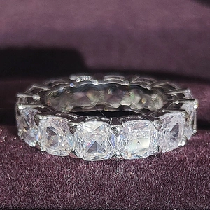 Luxueuse Bague en Cuivre avec Incrustation de Strass Éternité pour Femme Coupe Carrée Multicolore Alliance de Mariage Fête de Fiançailles Bijoux de Mode Minimalistes