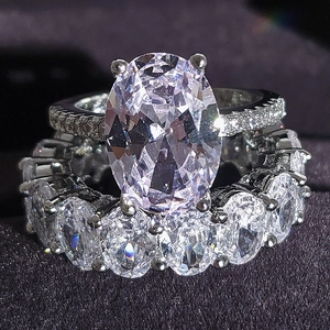 Ensemble de bagues en argent avec pierre ovale lavande et anneau d'éternité assorti