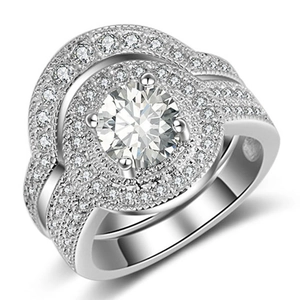 Luxuriöser runder Verlobungsring in Silber mit Halo-Fassung und Mikro-Pavé-Besatz
