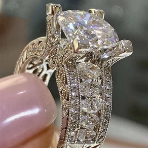 Luxe Koperen Ring Voor Dames Zilverkleur Ronde Slijpvorm Grote Hoofdsteen Pavézetting Elegante Bruiloft Verloving Sieraden