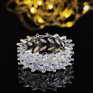Leaf-shaped marquise cubic zirconia ring in S925 sterling silver with polished finish