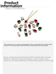 Vue détaillée de pendentifs assortis en acier inoxydable sertis de zircones cubiques