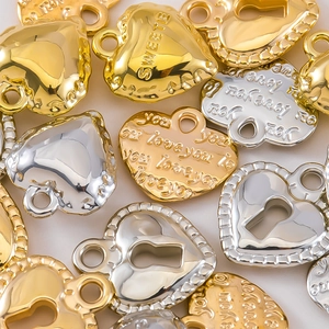 Collezione di ciondoli a cuore oro e argento per collane e bracciali fai-da-te