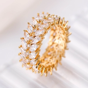 Luxury Marquise Rhinestone Willow Leaf Copper Ring For Women Elegant Fashion Multilayer Sparkly Leaf Shape Finger Ring Jewelry