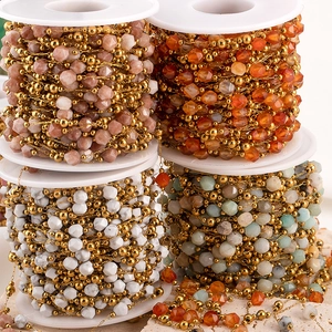 Detail der 304 Edelstahlkette mit bunten facettierten Steinperlen für DIY-Schmuck
