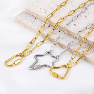 Asymmetrische paperclip ketting met ster hart en ovale karabijnhaak schroefsluitingen