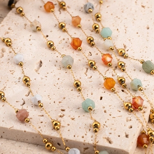 304 Edelstahl Goldkette Halskette mit bunten facettierten Edelsteinen und Perlen