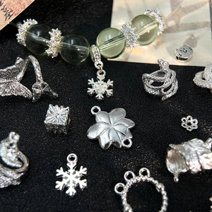 Accessori per Gioielli Fai da Te in Lega d'Argento Vintage Ciondoli per Bracciale Collana Orecchini Realizzazione Stile Cinese Retrò Fiore Farfalla Fiocco di Neve Ali d'Angelo Materiali per Perline