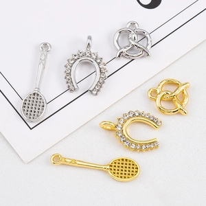 Breloques en Alliage Raquette de Tennis Bretzel Fer à Cheval pour Création de Bijoux DIY Or Argent Pendentifs Incrustés de Strass pour Collier Bracelet