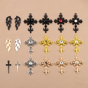 Pendentifs croix gothiques en alliage avec strass colorés pour la création de bijoux DIY