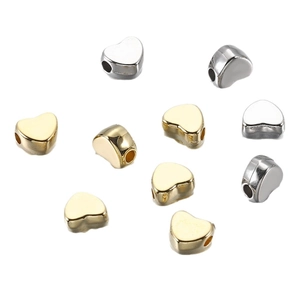 7mm Herzförmige Zwischenperlen in Gold und Silber für DIY Schmuckherstellung