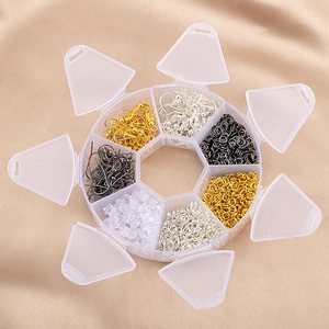 Kit DIY bijoux 8 compartiments avec crochets d'oreilles, anneaux et fermoirs silicone