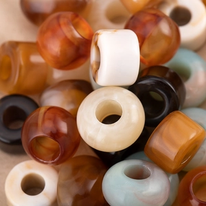 Handgefertigte bunte Acrylperlen mit Marmortexter und großen Löchern für DIY-Schmuck