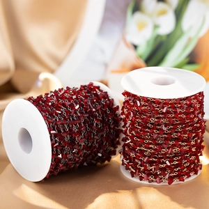 Cadenas de cuentas de cristal rojo facetado con base de cobre oro y plata en carretes