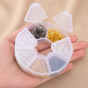 Kit fabrication bijoux DIY avec crochets d'oreilles et anneaux dans une boîte à 7 compartiments