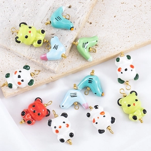 Pendentifs animaux en céramique colorée avec crochets dorés pour bijoux DIY et accessoires