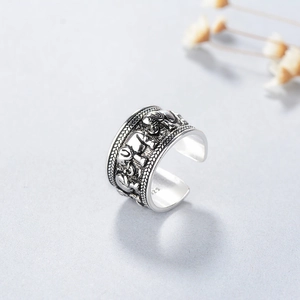 Vintage Thai silver elephant open ring with retro relief pattern for women