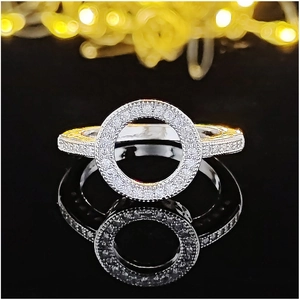 Bague ronde ajustable en argent avec zircons pavés scintillants pour femme